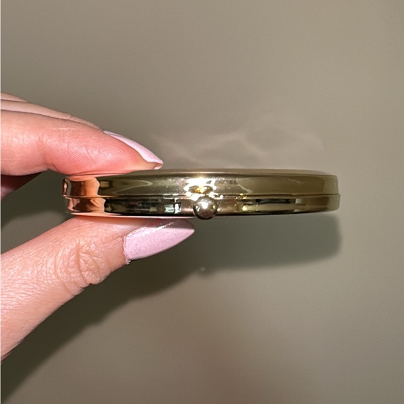 ✨🤍 NEW Henri Bendel RARE Limited Edition Year of the Pig Double Compact Mirror - Picture 12 of 17